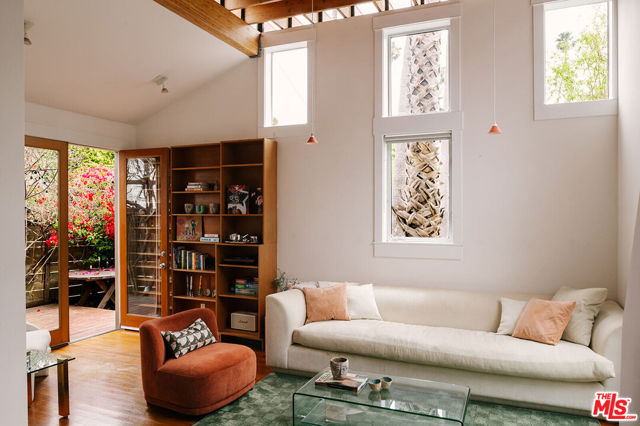803 Boccaccio, Venice CA: https://media.crmls.org/mediaz/c291fac0-c6a8-4e04-9166-4434013eeed1.jpg