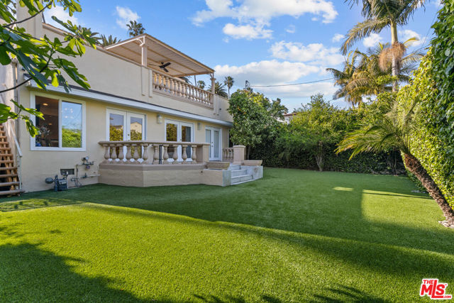 268 S Palm Drive, Beverly Hills CA: https://media.crmls.org/mediaz/c2924005-155b-4396-be3e-d9ca3ce722e2.jpg