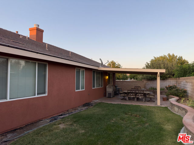 6234 W Avenue J11, Lancaster CA: https://media.crmls.org/mediaz/c2928a17-534b-4021-aff1-e7519130ea19.jpg