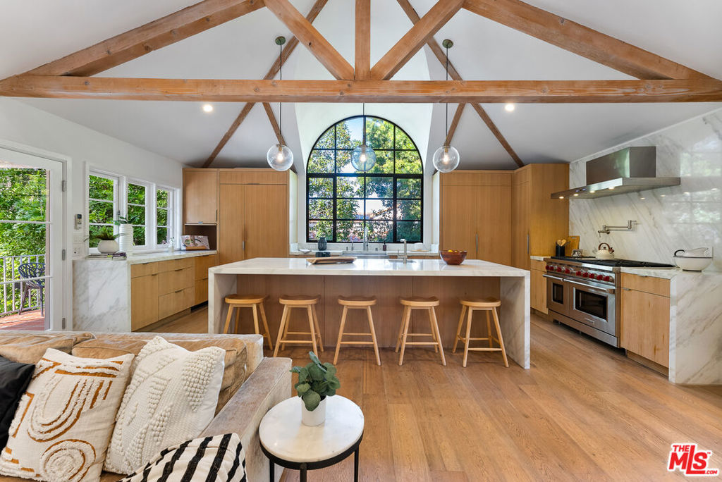 3701 Longridge AvenueSherman Oaks img 2