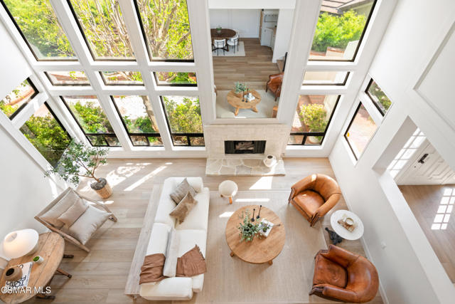 4212 Par Five Drive, Westlake Village CA: https://media.crmls.org/mediaz/c2940f7d-3ff7-433d-857a-580b744588dd.jpg