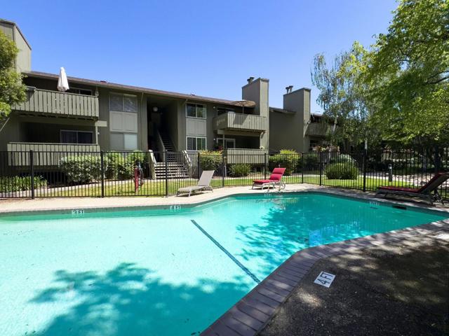 50 E Middlefield Road, Mountain View CA: https://media.crmls.org/mediaz/c2941c77-f8f7-44ee-be94-7edcca93e65b.jpg