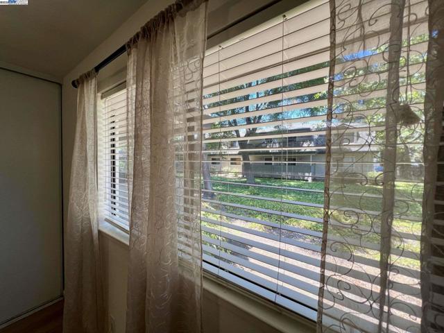 3287 Shadow Park Pl, San Jose CA: https://media.crmls.org/mediaz/c2945511-965c-47c1-80b9-ab6c95155cd4.jpg