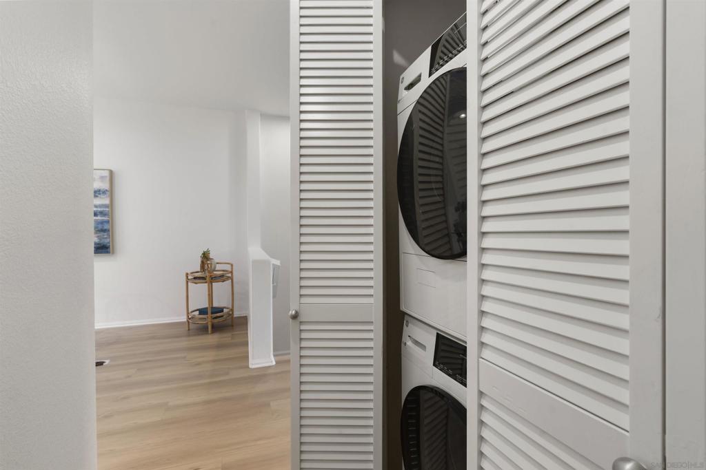 MLS #250031902SD img 38