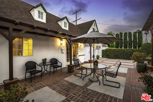 4654 Denny Avenue, Toluca Lake CA: https://media.crmls.org/mediaz/c2962846-156d-41dd-ad4c-bccc3b9c2c03.jpg