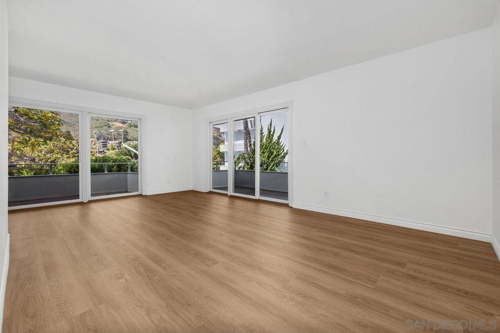 2368 Torrey Pines Road - photo 8