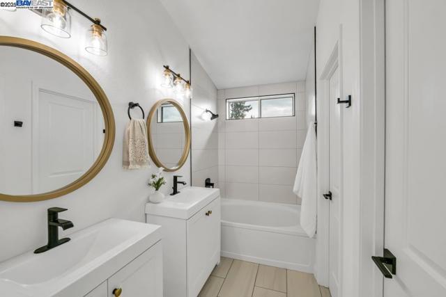 9193 Bungalow Way, Elk Grove CA: https://media.crmls.org/mediaz/c296cd2c-7f9d-4093-a27f-c37e70a75ee4.jpg