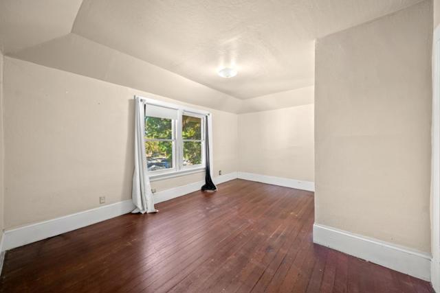 Image 17 of 28 For 250 Mariposa Avenue