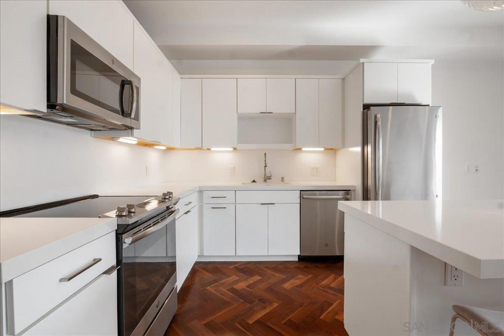 889 Date St. - photo 6