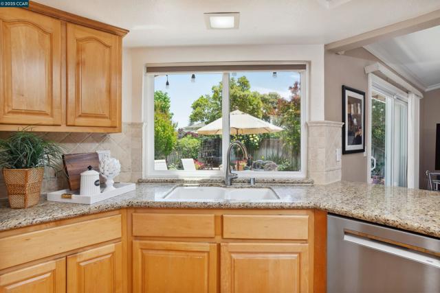 3509 Gulfstream Street, Pleasanton CA: https://media.crmls.org/mediaz/c298a7ad-2838-4055-b918-1a8d6e274830.jpg