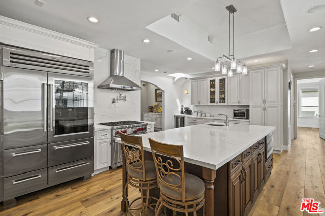 8944 Enfield Avenue, Sherwood Forest CA: https://media.crmls.org/mediaz/c298f63b-3f06-4670-94f6-265a9de05ee1.jpg