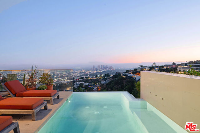8804 Hollywood Boulevard, Los Angeles CA: https://media.crmls.org/mediaz/c2998d4a-a3c0-4567-b66f-6c2bdfdbc871.jpg
