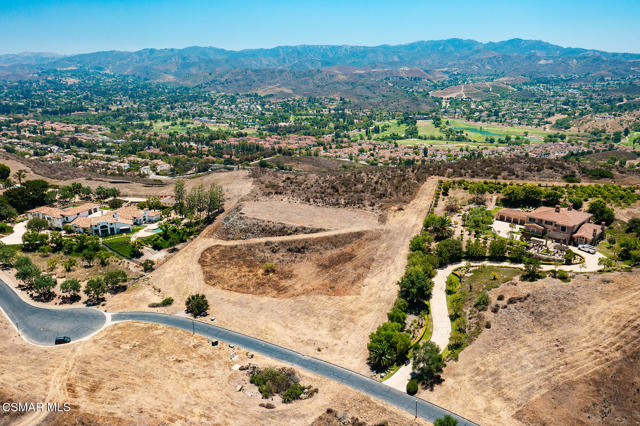 70 Presidential Drive, Simi Valley CA: https://media.crmls.org/mediaz/c2999b65-f445-41ec-b3b7-962c41a46cfc.jpg