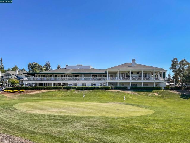 238 Cameo Dr, Danville CA: https://media.crmls.org/mediaz/c29a3d51-5a1b-4fd8-8b0d-06ba633d0961.jpg