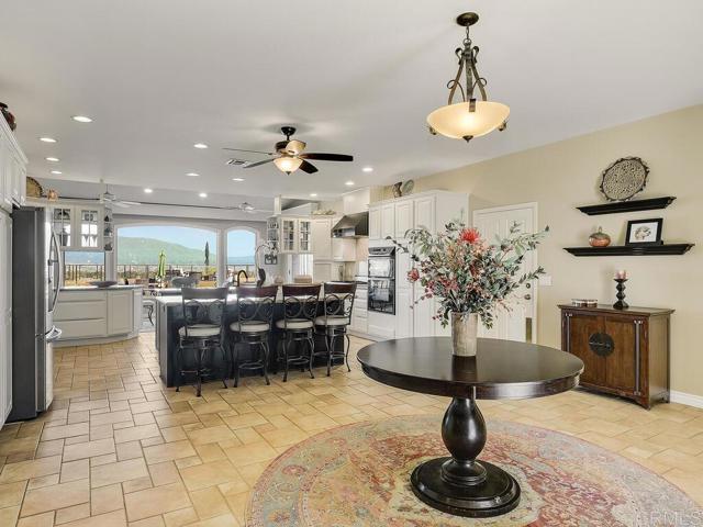 31755 Rancho Vista Road, Temecula CA: https://media.crmls.org/mediaz/c29ada10-1366-493b-a8c0-bdf0ffc90231.jpg
