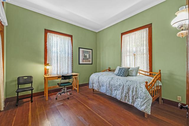 2211 College Avenue, Livermore CA: https://media.crmls.org/mediaz/c29ba0c7-3ae8-4779-bc7e-fbf75a9e0e2a.jpg