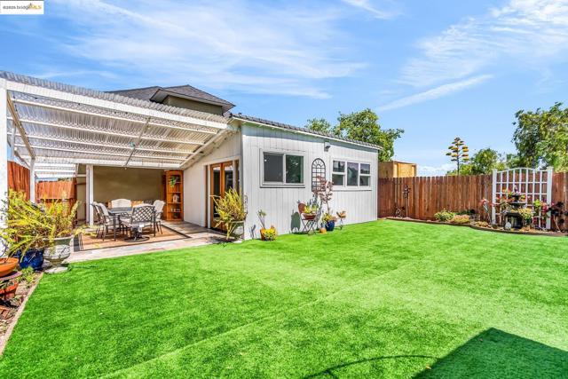 2350 W Shell Ave, Martinez CA: https://media.crmls.org/mediaz/c29bc913-4a09-4634-bb2d-11d70dbfd0ed.jpg