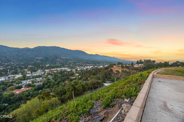 Detail Gallery Image 8 of 69 For 9670 Crystal View Dr., Tujunga,  CA 91042 - 3 Beds | 2 Baths