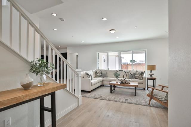 592 Santa Lucia Way, Marina CA: https://media.crmls.org/mediaz/c29cf95f-1d5f-494c-9086-e8b904a84ea7.jpg