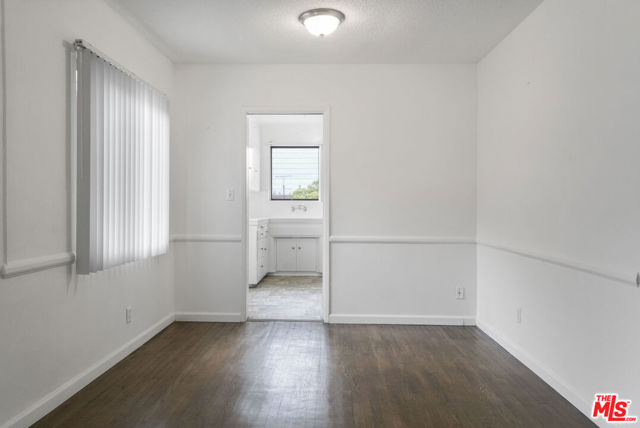 2314 S Corning Street, Los Angeles CA: https://media.crmls.org/mediaz/c29d4829-7a3b-4956-8594-0aaeffe718d1.jpg