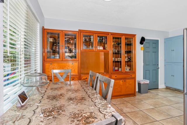 1005 W 8th Street, Merced CA: https://media.crmls.org/mediaz/c29da735-9a92-49d6-959f-392161f1b8d9.jpg