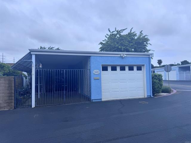 3542 Pear Blossom Circle, Oceanside CA: https://media.crmls.org/mediaz/c29dad95-5788-4ecb-912b-a0ed08b9fffb.jpg