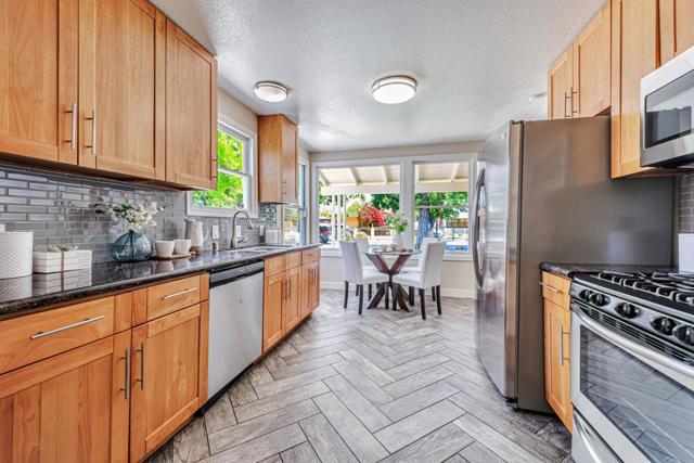 1359 Madera Avenue, Menlo Park CA: https://media.crmls.org/mediaz/c29df02b-6fe7-4844-ba97-7a930e48dc04.jpg