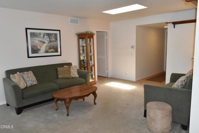 1101 Novato Drive, Oxnard CA: https://media.crmls.org/mediaz/c29e2513-22bd-409f-b042-6c05faa0aaca.jpg