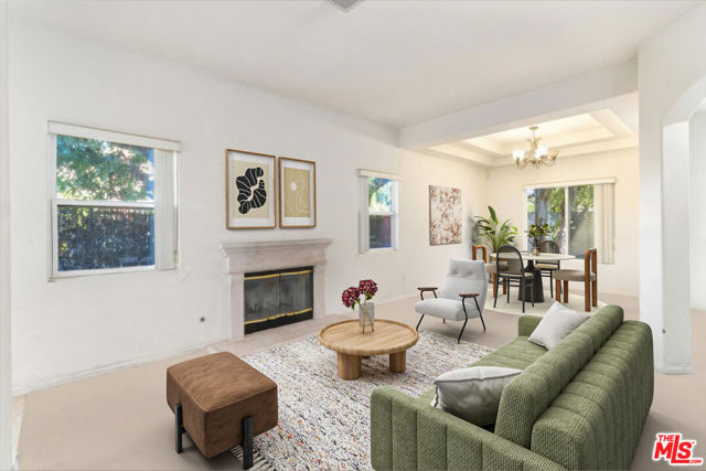 18806 Hatteras Street, Tarzana CA: https://media.crmls.org/mediaz/c29ec464-7d51-4307-a457-10c880cc0caf.jpg