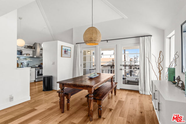 3501 Esplanade, Marina del Rey CA: https://media.crmls.org/mediaz/c29f68a4-0a34-45b8-87a8-9d8306331d8c.jpg