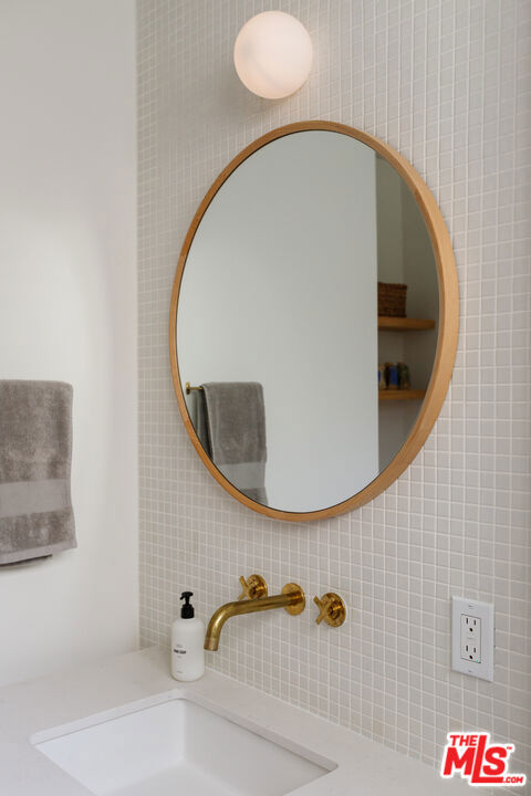 11138 Aqua Vista Street, North Hollywood CA: https://media.crmls.org/mediaz/c2a1c3c7-1b6c-4b4e-a602-2b74e7340dd3.jpg