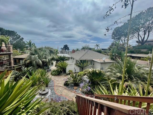 12941 Via Esperia, Del Mar CA: https://media.crmls.org/mediaz/c2a1d35e-3b2c-4447-a1da-888f330ddc49.jpg