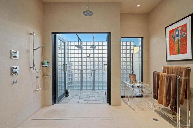 8 Ledgestone Lane, Rancho Mirage CA: https://media.crmls.org/mediaz/c2a29e37-d6ab-404f-a6e2-e0095128c55b.jpg