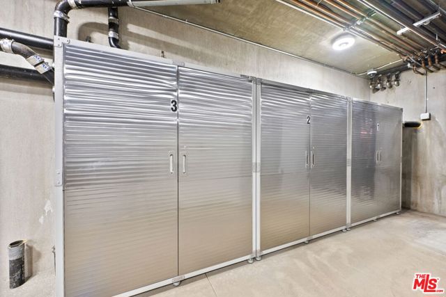 621 N Kings Road, West Hollywood CA: https://media.crmls.org/mediaz/c2a2b4f2-ab4f-4640-90db-914a8c3f36aa.jpg