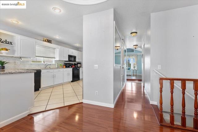 2362 Somerset Ave, Castro Valley CA: https://media.crmls.org/mediaz/c2a2c576-29ce-4958-9af0-3f27a12cf876.jpg