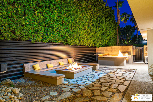 588 E San Lorenzo Road #204, Palm Springs, CA 92264