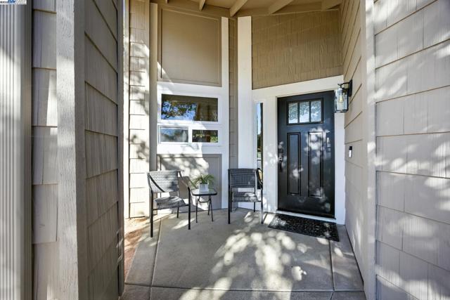 3841 Kamp Dr, Pleasanton CA: https://media.crmls.org/mediaz/c2a3f656-c258-49db-9327-fcd5800cd0df.jpg