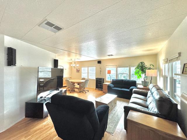 14 Driftwood Trail, Half Moon Bay CA: https://media.crmls.org/mediaz/c2a459a5-6e87-4d23-b2f6-5a04f2164216.jpg