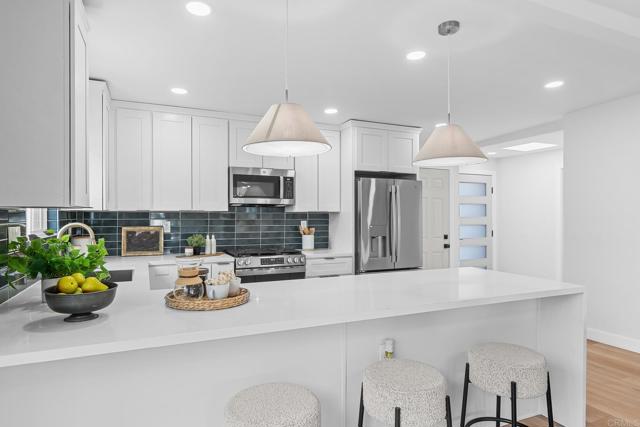 Detail Gallery Image 11 of 47 For 2910 Amulet St, San Diego,  CA 92123 - 4 Beds | 2 Baths