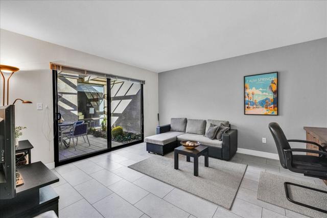 2202 Oakcrest Drive, Palm Springs, CA 92264