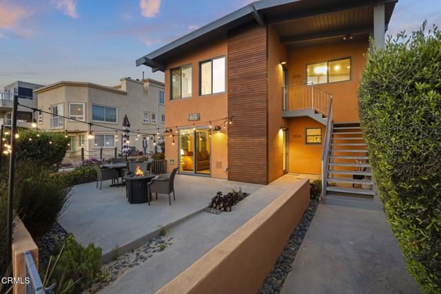 2924 Lakeshore Court, Oxnard CA: https://media.crmls.org/mediaz/c2a51366-b596-416b-9f03-3c50d2feefbd.jpg