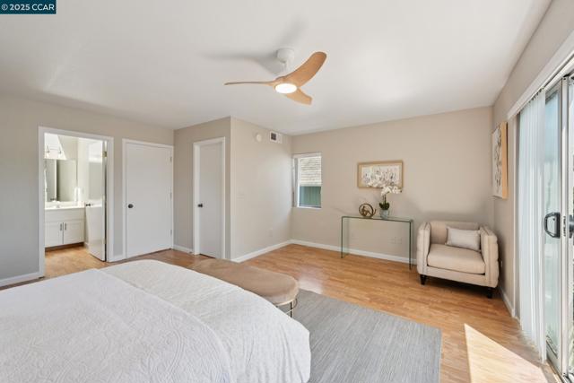 1017 45Th St, Emeryville CA: https://media.crmls.org/mediaz/c2a513ae-78b7-409d-be6f-b95dc3cd3165.jpg
