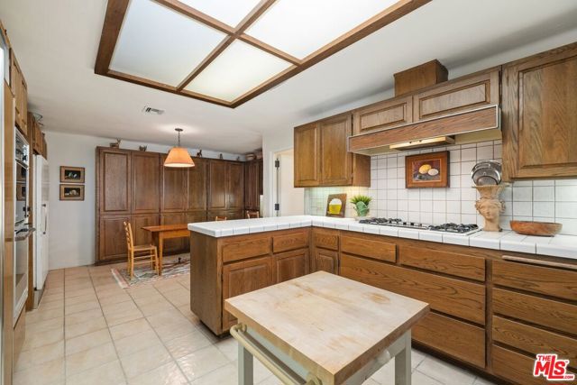 2107 Century Woods Way, Los Angeles, California 90067, 3 Bedrooms Bedrooms, ,2 BathroomsBathrooms,Condominium,For Sale,Century Woods,23315621