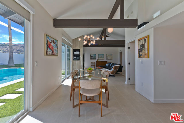 3545 Ridgeview Circle, Palm Springs CA: https://media.crmls.org/mediaz/c2a62462-0905-466e-89da-27891f90d828.jpg