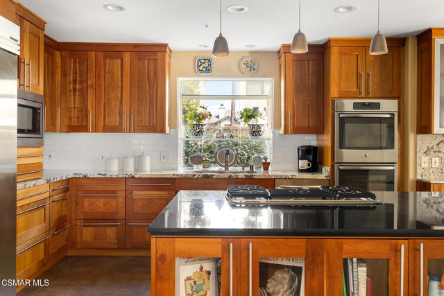 29636 Quail Run Drive, Agoura Hills CA: https://media.crmls.org/mediaz/c2a63d99-2ff7-46fa-b3c6-94ed86655d8e.jpg