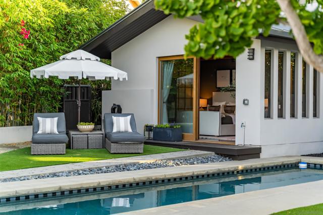 5259 Pacifica Dr, San Diego CA: https://media.crmls.org/mediaz/c2a6456c-fbba-4df1-ba27-6dc4438fb942.jpg