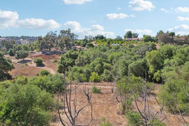 1797 99 Rabbit Hill, Fallbrook CA: https://media.crmls.org/mediaz/c2a69f29-493d-4168-a7ca-4d44e77a7762.jpg