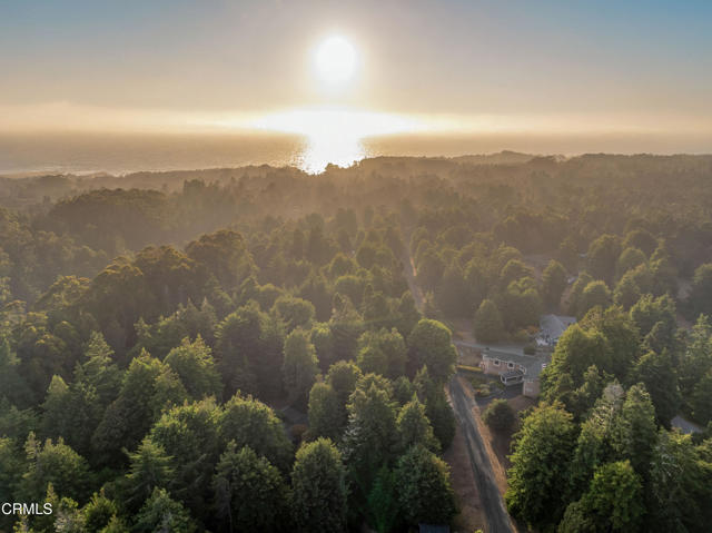 16611 Pearl Ranch Road, Fort Bragg CA: https://media.crmls.org/mediaz/c2a6b720-d325-4935-b21a-e161ccfcf453.jpg