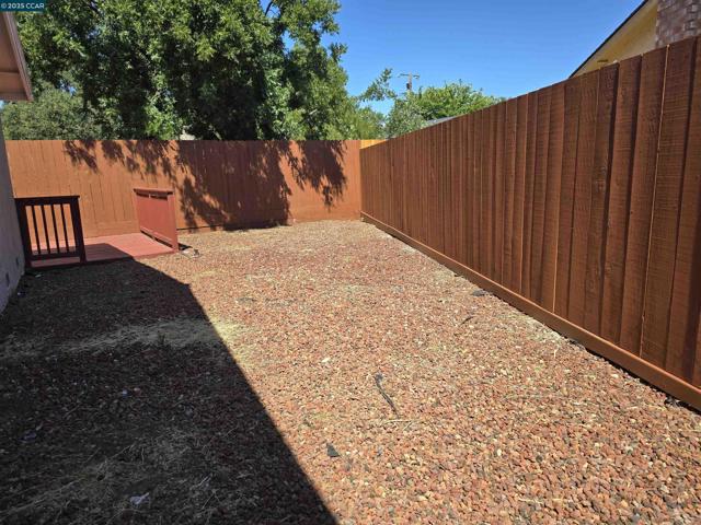 1818 Concord Ct, Concord CA: https://media.crmls.org/mediaz/c2a6f4e0-4399-4e47-aef0-41cfa40a2db0.jpg