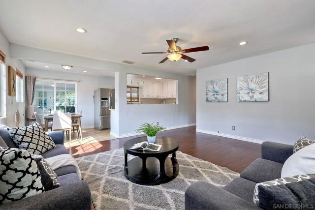 9158 Heatherdale St, Santee CA: https://media.crmls.org/mediaz/c2a7268d-c1e4-48bc-9a36-6a3fa336c488.jpg